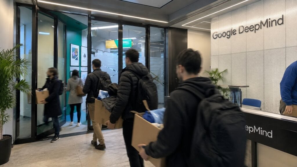 Google DeepMind 兩大科學家出走、股價挫7%,Demis Hassabis回擊:人才我們搶得到
