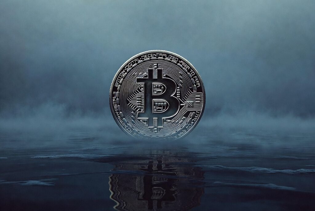 傳統資金大撤退!Glassnode:比特幣現貨 ETF 交易量暴跌 78%、數位資產財庫概念股成交量腰斬