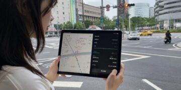 報導者獨家》高德地圖每3秒回打數據到中國伺服器，植入iPhone無法刪除的追蹤碼