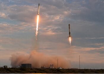SpaceX 掛牌 135 美元，專家估值吵翻天！晨星說「砍半」，Ron Baron卻看30兆