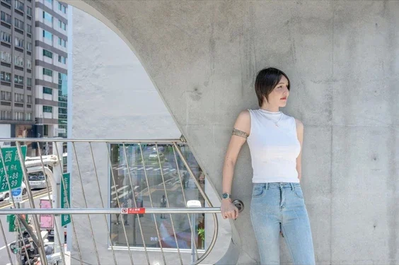 發現東方神秘力量？彭博訪問巴逆逆：真的忍不住破戒借 500 萬 FOMO 台股、全台瘋借錢炒股