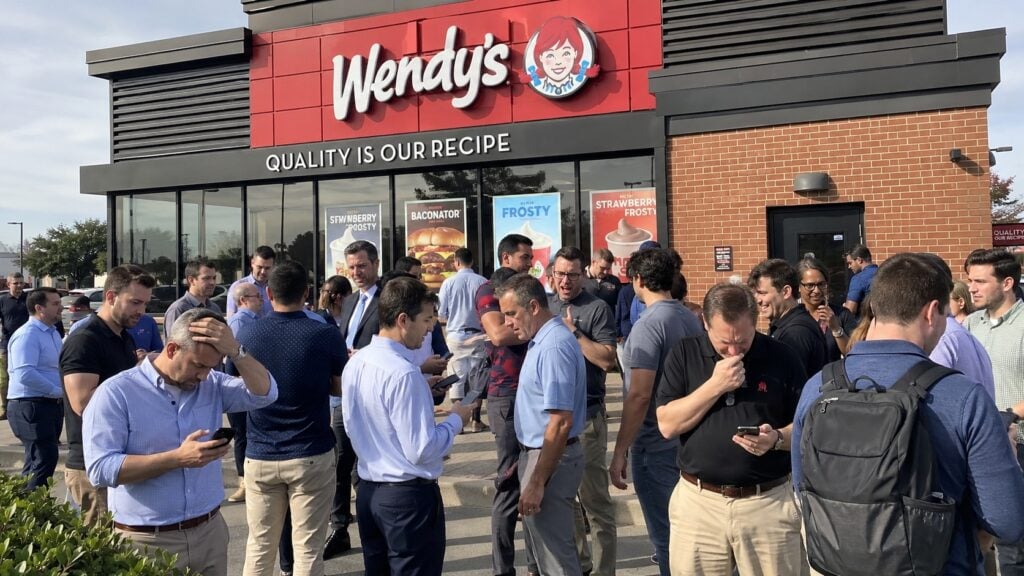 Wendy’s 溫蒂漢堡股票一夜暴漲 4 成：當散戶成為法人級買壓