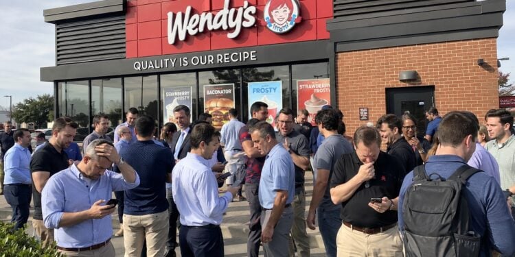 Wendy’s 溫蒂漢堡股票一夜暴漲 4 成：當散戶成為法人級買壓