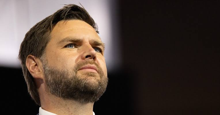 美國副總統 JD Vance 申報持有「50 萬鎂比特幣」,配置規模媲美實體黃金