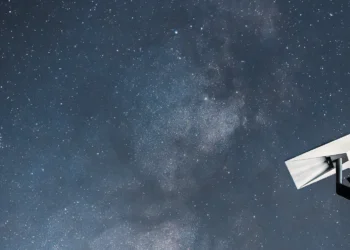 SpaceX 衛星網路 Starlink 是什麼、颱風天可用嗎、台灣何時開放星鏈？