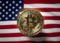 美國政府要賣比特幣？沉睡 4 年錢包甦醒，轉移 879 萬美元 BTC 至 Coinbase