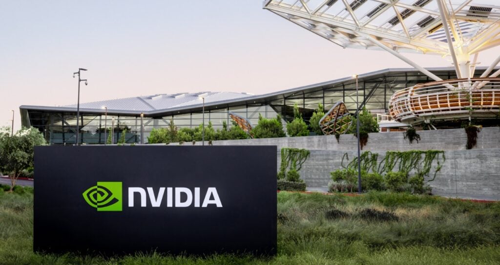 輝達要改抽雲端月租?首個基地部署 17 萬顆 GPU,採營收分潤+信用支援