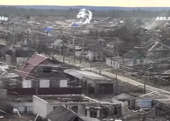 無人機主宰烏俄戰場：光纖遍地竟讓前線小鎮成「盤絲洞」、鳥兒以光纖築巢