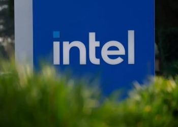 Intel 砸 50 億歐元擴建愛爾蘭晶圓廠！推進「AI 工廠」量產 Intel 3 製程晶片
