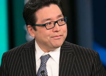 Tom Lee：以太坊是「AI 下游」最大黑馬！大眾不信政府，加密貨幣將成 AI 護欄