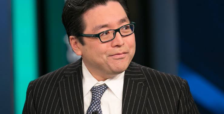 Tom Lee：以太坊是「AI 下游」最大黑馬！大眾不信政府，加密貨幣將成 AI 護欄