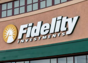 巨鯨異動！富達 Fidelity 相關錢包轉移 26 萬枚 ETH，價值逼近 5 億美元