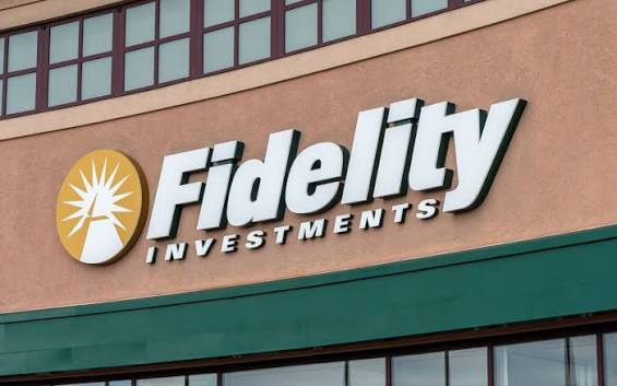 巨鯨異動！富達 Fidelity 相關錢包轉移 26 萬枚 ETH，價值逼近 5 億美元