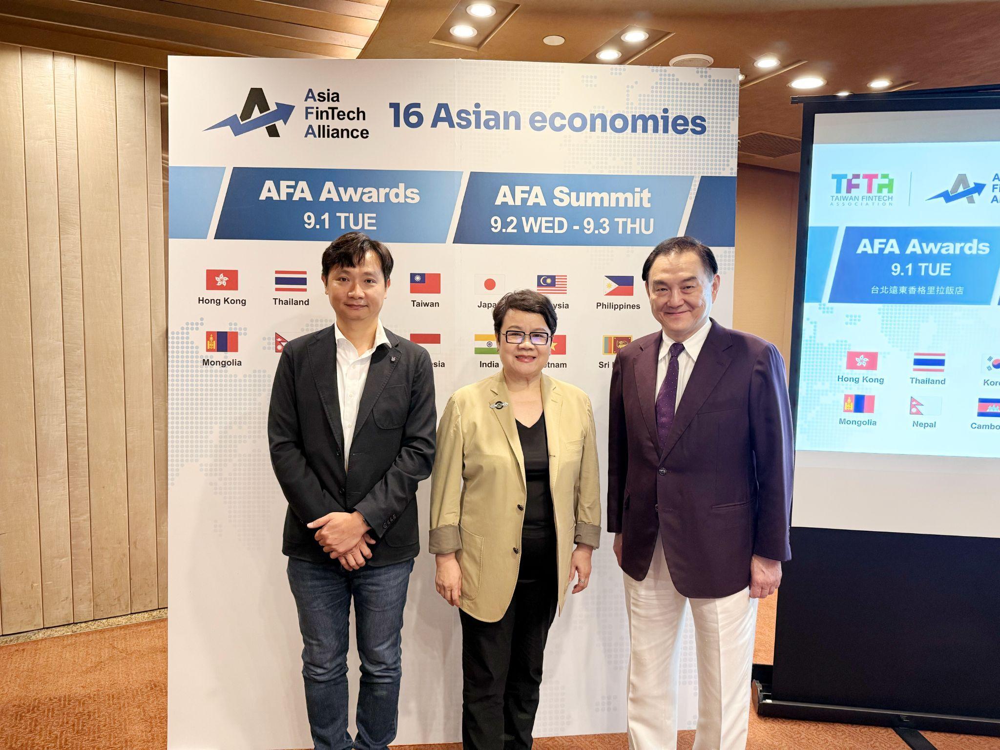 AFA 秘書長蕭滙宗、主席蔡玉玲與鈺創科技董事長盧超群