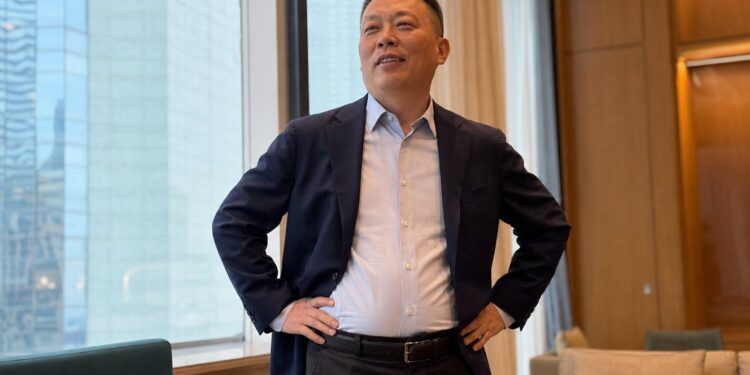 「中國巴菲特」段永平開出豪賭！買「茅台」股票單挑國內所有基金，賭注1億人民幣