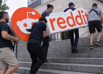 Reddit 進標普 500 掀 1,670 萬股被動買盤，招股書上 BTC 持倉悄悄消失
