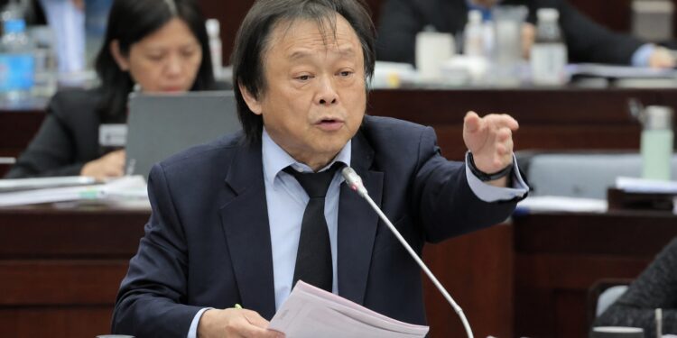 wang | 動區動趨-最具影響力的區塊鏈新聞媒體 王世堅喊「汽車關稅該廢掉」!裕隆是扶不起的阿斗,保護 70 年還在做租賃
