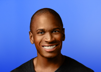 Arthur Hayes 宣告「結束退休」接掌 AI 項目 Flop Labs！主打無 VC 公平發行，預告 Q4 啟動大規模空投