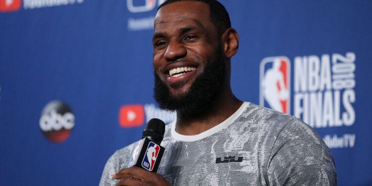 詹皇 LeBron James 官宣合作 Polymarket 預測市場，粉絲反彈：「不要推廣賭博」