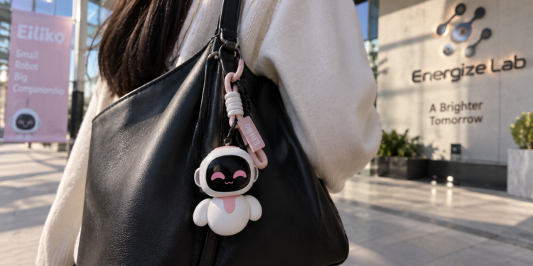 eiliko-ai-robot-toy-leaks-children-chats-china-llm-hijacked | 動區動趨-最具影響力的區塊鏈新聞媒體 這款可愛的 AI 陪伴機器人說「祕密很安全」,結果對話全進入中國伺服器