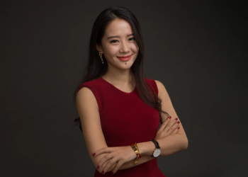 幣安何一自曝再次懷孕！坦言香港大會曾「過勞流產」，挺孕肚喊：工作量沒減少