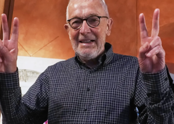 2026 諾貝爾物理學獎揭曉！Francis Halzen 獨得殊榮，南極「冰立方」捕捉宇宙高能中微子