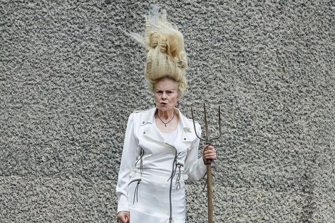 JUERGEN TELLER FOR VIVIENNE WESTWOOD | 動區動趨-最具影響力的區塊鏈新聞媒體 JUERGEN TELLER FOR VIVIENNE WESTWOOD